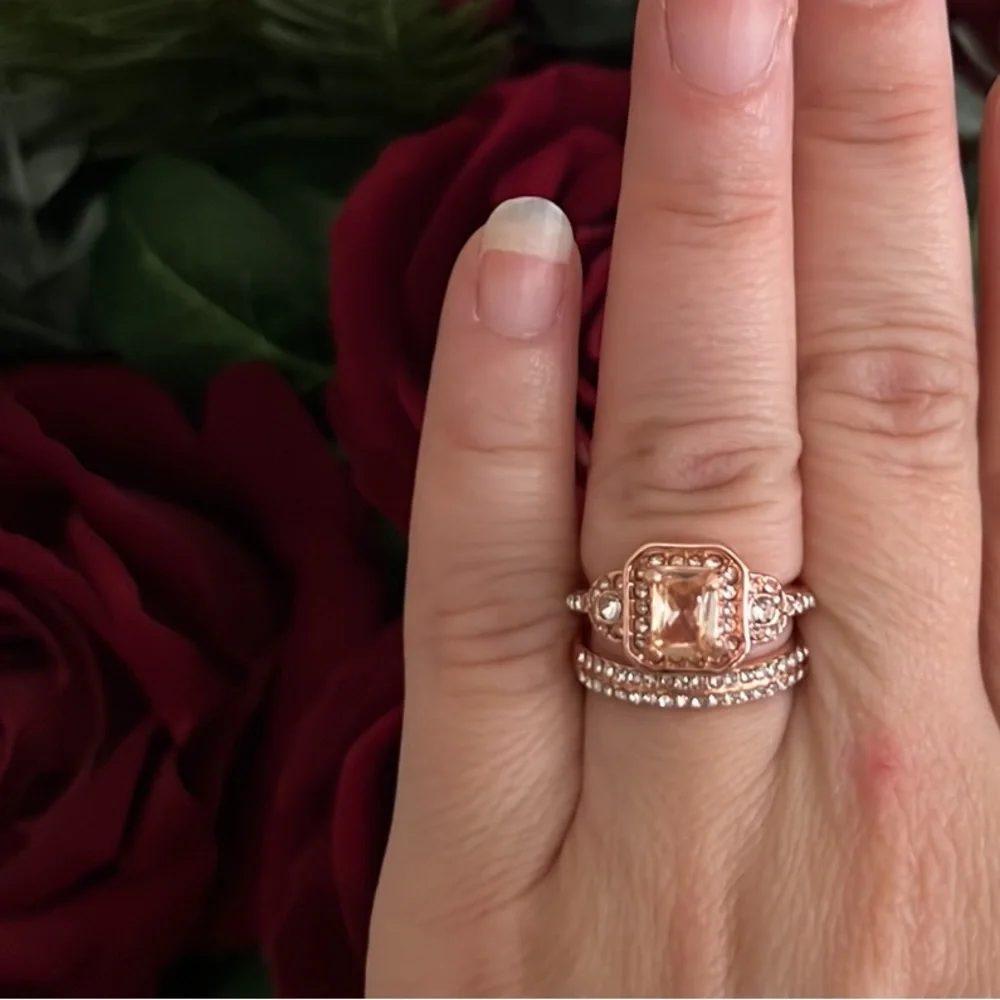 Elegant, Romantic Wedding Ring Set for Parties - Rose Gold - Picture 10 of 11